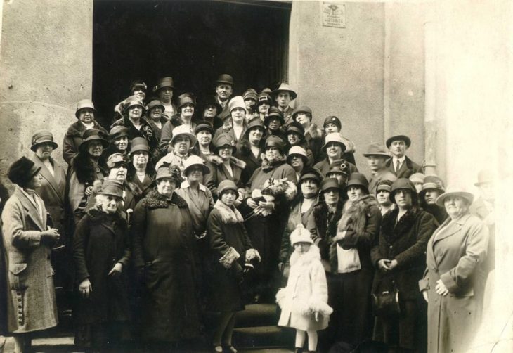 Kepek-a-zsido-nok-20-szazadi-tortenetebol